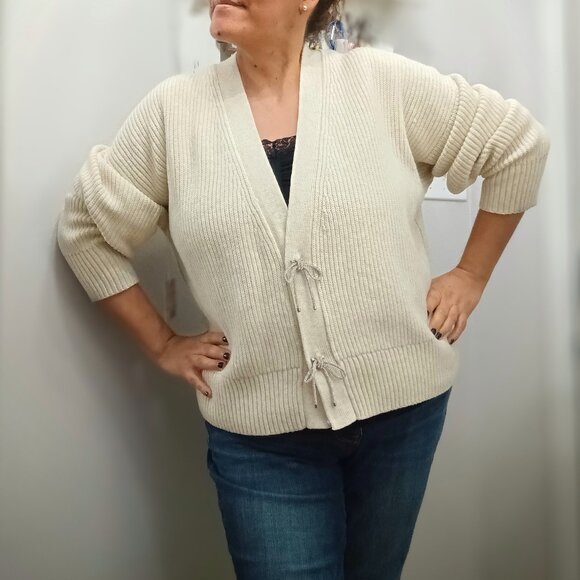 LAUREN CONRAD Women's Knitted V-Neck Sweater. Size XL - Picture 1 of 6